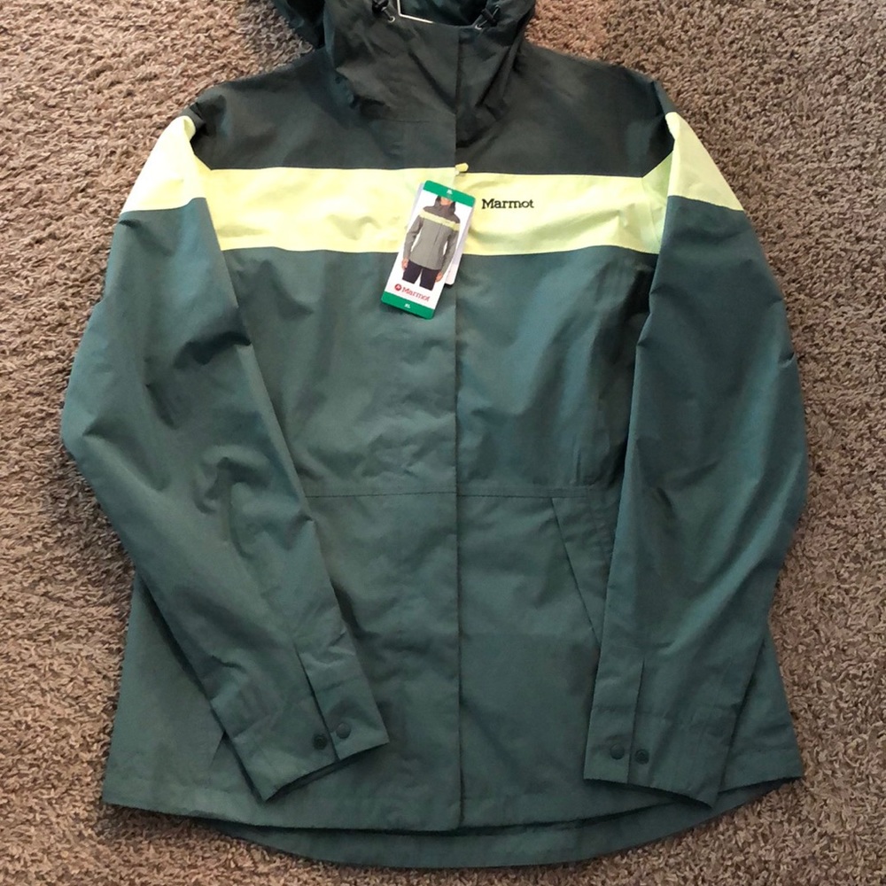 Marmot Women’s Windbreaker 🌧